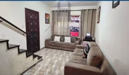 Sobrado à venda na Vila Floresta, Santo André-SP: 4 quartos, 1 sala, 3 banheiros, 2 vagas de garagem!
