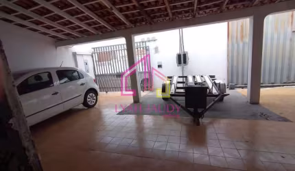 Casa á  Venda no JARDIM EUROPA, Cuiabá - MT,187m², 3 vagas, 1 suíte + 4 quartos, portão eletrônico,