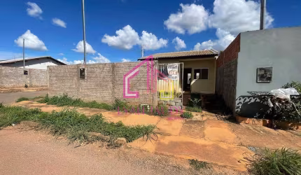 Casa à venda, ALTOS DA GLÓRIA, Várzea Grande-MT, 2/4 amplos, 2 vagas, 52 m² úteis, quintal amplo, l