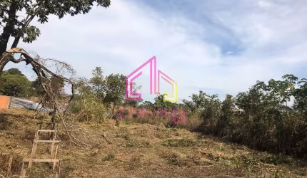 TERRENO à VENDA no Jardim Universitário - Cuiabá-MT- 540 m2- murado, 14 x 38,60, EXCELENTE PARA INV