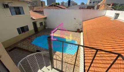 Casa  à venda no Baú- Cuiabá-MT, 540m2, com 8/4 sendo 6 suítes,placas solares,2 salas,6 vagas,churr