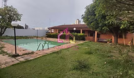 Casa de Alto Padrão à Venda no Jardim Shangri-lá em Cuiabá/MT | 5 Quartos, Piscina, Pomar, Energia