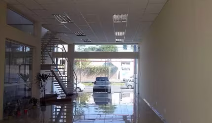 Prédio comercial à venda na Avenida General Carneiro, em Sorocaba-SP