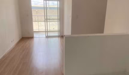 Apartamento térreo à venda no Condomínio Mirante da Colina, em Sorocaba-SP.