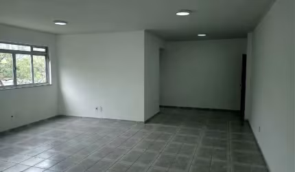 Prédio à venda na Vila Augusta, em Sorocaba-SP.