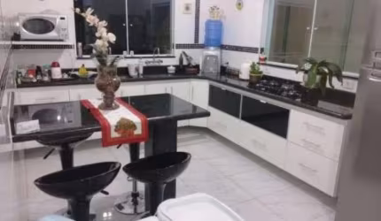 Casa à venda no Jardim Tulipas, em Sorocaba-SP.