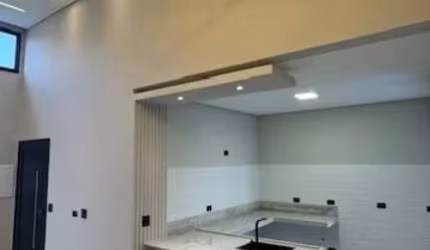 Casa térrea à venda no Jardim Residencial Helena Maria, em Sorocaba-SP.