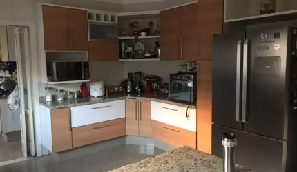 Sobrado para locação no Condomínio Residencial Granja Olga 1, em Sorocaba-SP.