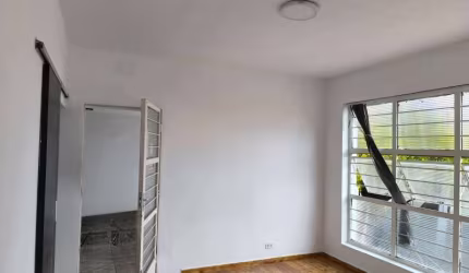 Casa térrea à venda no Jardim Magnólias, em Sorocaba-SP.