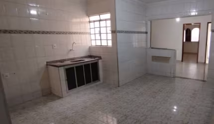 Casa térrea à venda no Centro, em Sorocaba-SP.