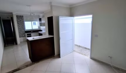 Casa Assobradada à venda no Parque Santa Márcia, em Votorantim-SP.