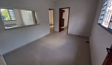 Apartamento à venda no Jardim Saíra, em Sorocaba-SP.