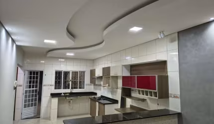 Casa térrea à venda no Jardim das Azaléias, em Sorocaba-SP.