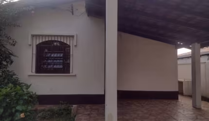 Casa térrea para locação no Parque São Bento, em Sorocaba-SP.
