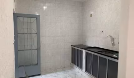 Casa térrea à venda no Jardim São Conrado, em Sorocaba-SP.