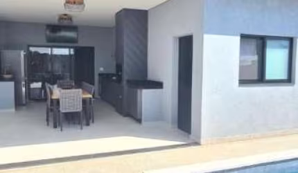 Casa térrea à venda no Condomínio Villa Verona, em Sorocaba -SP