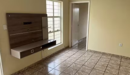 Casa à venda na Vila Santana, em Sorocaba-SP.