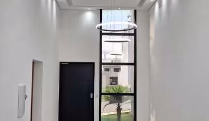 Casa térrea à venda no Condomínio Horto Florestal Villagio, em Sorocaba-SP.