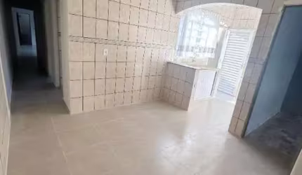 Casa térrea à venda no Jardim São Guilherme, em Sorocaba-SP.