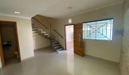 Sobrado à venda no Jardim Simus, em Sorocaba-SP.