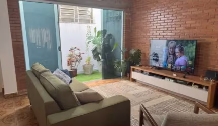 Casa à venda no Jardim São Paulo, em Sorocaba-SP.