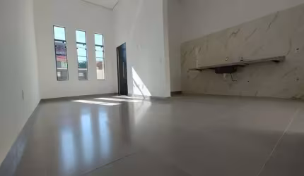 Casa térrea à venda no Jardim Itanguá, em Sorocaba-SP.