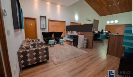 Linda casa com vocação comercial ou residencial para venda em Araraquara-SP, Bairro Roseiras, 3 dormitórios com 1 suíte em 437 m² de área total