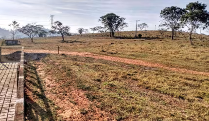 Fazenda para venda na região de São Carlos-SP com 64 alqueires na pecuária, casa sede muito boa, boa de agua e completa em benfeitorias