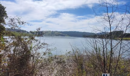 Excelente lote para venda em Cássia / Delfinopolis no Condominio Praias do Lajeado, área 1.005 m2,  com 23,5 m beira da represa
