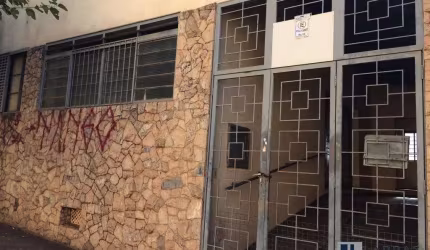 Casa para venda no Centro de Ribeirão, na Rua Tibiriça, ótima localização, vocação comercial, casa mais edícula em 302 m2 de área total