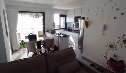 Apartamento mobiliado alto padrão compacto no charmoso Quinta da Primavera, Cond. Solo, 2 suites, completo em armarios, 61 m2 privativos, varanda gour