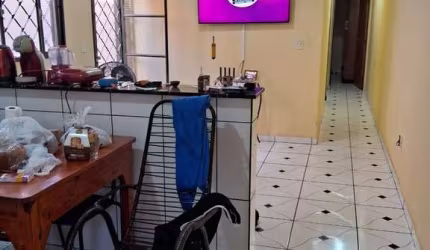 Casa para venda na Zona Leste no Antonio Palocci, são 2 casas independentes no mesmo terreno, 5 dormitorios no total em 200 m2 de terreno