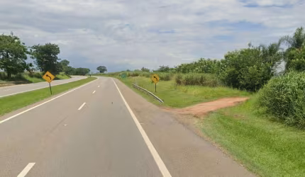 Area comercial / industrial para venda em Mogi Guaçu-SP nas margens da Rodovia SP 342, área total 31.123 m2 com 90 m de fachada x 330 m
