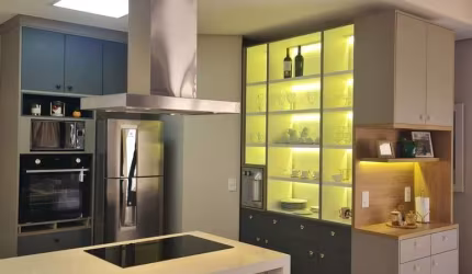 Oportunidade. Linda casa para venda na Vila do Golfe, Cond. Quinta dos Ventos, 3 suites com 1 master mais escritorio, gourmet e piscina em 237 m2 cons