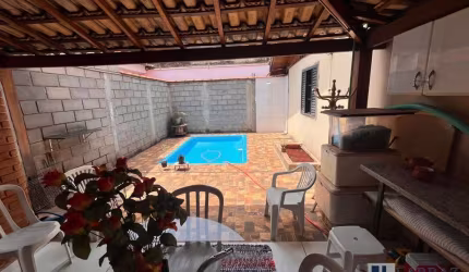 Ótima casa terreno inteiro para venda no Planalto Verde, 3 dormitorios mais edícula, gourmet e piscina, 166 m2 construidos em um terreno de 250 m2