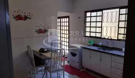 Ótima casa para venda no Parque Ribeirao Preto, 3 dormitorios, area externa em 150 m2 de area total