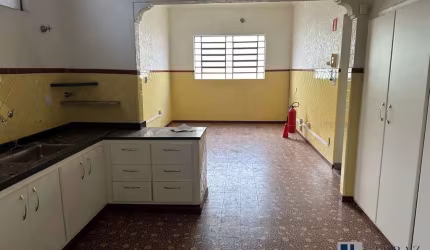 Casa para venda na Vila Tiberio, ótima localização, 4 dormitorios, varanda gourmet, 173 m2 construidos em um terreno de 182 m2