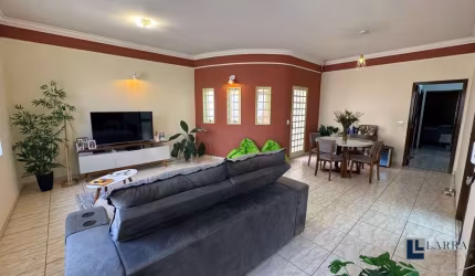 Linda casa para venda no Palmares, ótimo acabamento, 3 dormitorios sendo 1 suite, gourmet e piscina em 300 m2 total