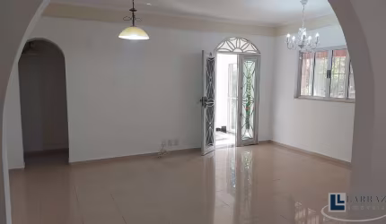 Oportunidade. Casa para venda no Condominio Parque das Figueiras em frente ao Curupira, 4 suites, varanda gourmet e piscina em 558 m2 total
