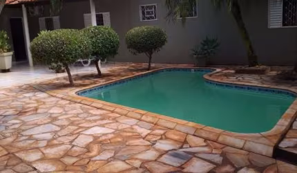 Otima casa para venda na Lagoinha, excelente localização no balao Winston Churchil, 3 dormitorios 1 suite, varanda gourmet e piscina em 23 m2 total