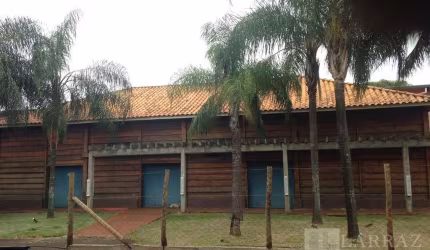 Excelente area comercial para venda nas margens da Rod Anhanguera em São Joaquim da Barra-SP com 4.443 m2 de area total e varias construções