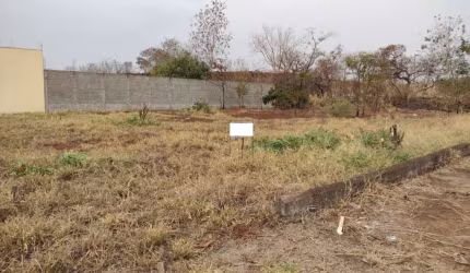 Terreno para venda na Ribeirania, com 450 m2, medindo 15 x 30 m, ao lado do Novo Shopping e Forum, rua sem saida