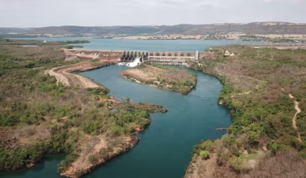 Sitio para venda em Sacramento-MG, proximo da Usina do Jaguara, com 10 alqueirao MG, planta 100%, benfeitorias, rio na divisa