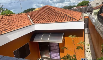 Casa para venda ou troca no Alexandre Balbo, 3 dormitorios, 2 vagas na garagem, area de churrasco em 200 m2 de area total