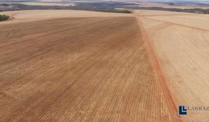 Ótima fazenda dupla aptidao para venda em Uberaba-MG, com 766 hectares, pode plantar 530 hectares, atual em pasto e cana, bem estruturada, rica em agu