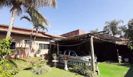 Ótima casa para venda no Parque das Figueiras / Alexandre Balbo, 4 dormitorios 2 suite, varanda gourmet em 560 m2 de area total