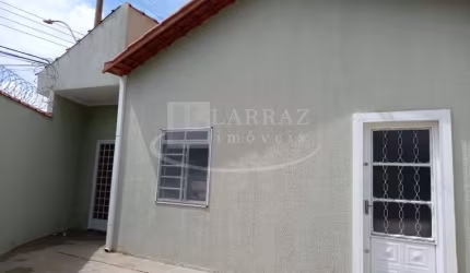 Casa para venda no Jardim Paiva, 2 dormitorios sendo 1 suite com closet, quintal e 2 vagas na garagem em 202 m2 de area total