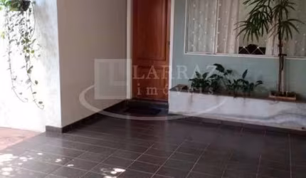 Casa para venda na Vila Virginia, em ótima localização, na Rua Barao de Maua próximo da Monteiro Lobato, 4 dormitorios com churrasqueira em uma area t