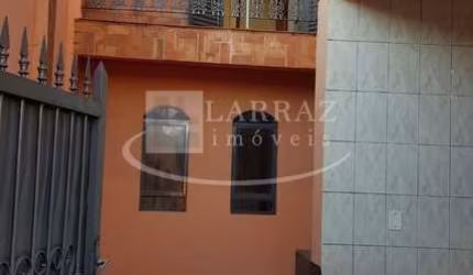 Sobrado tipo edícula para venda no Monte Alegre, 3 dormitorios sendo 1 suite em 204 m2 de area construída com 4 vagas de garagem