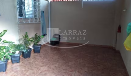 Casa para venda no Republica, ótima localização próxima a Caramuru, 3 dormitorios em 189 m2 de area total
